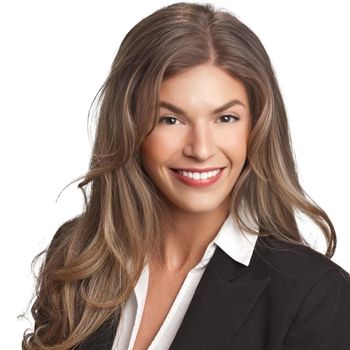 Portrait of Kirsten Ravid, REALTOR®.